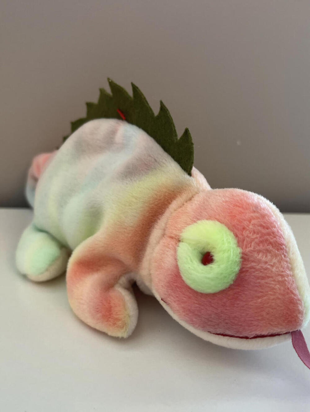 Ty Beanie Baby “Iggy” the Unique Coloured Tie-Dye Iguana! (9 inch)